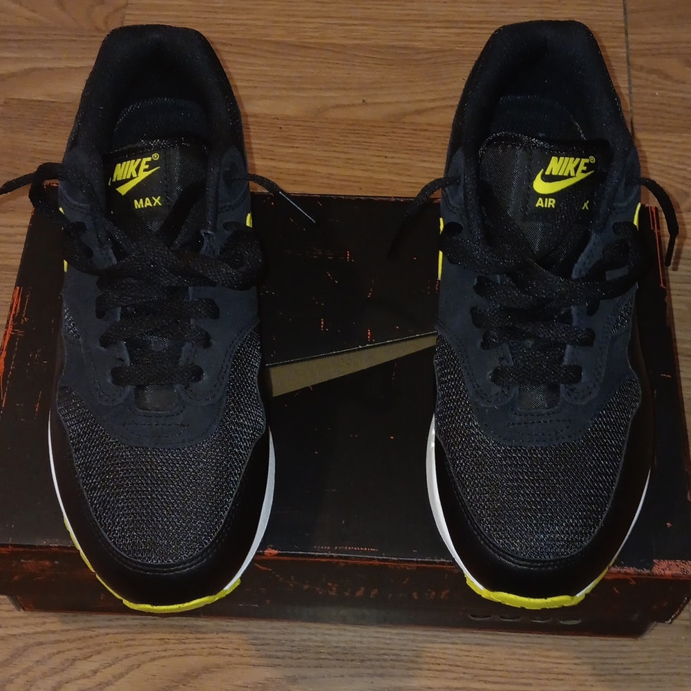 BLACK & YELLOW AIR MAX 1 BATMAN - Picture 3 of 7